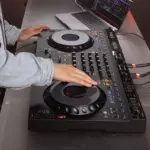 Pioneer DJ AlphaTheta DDJ-GRV6 4-channel performances DJ controllers - Image 3